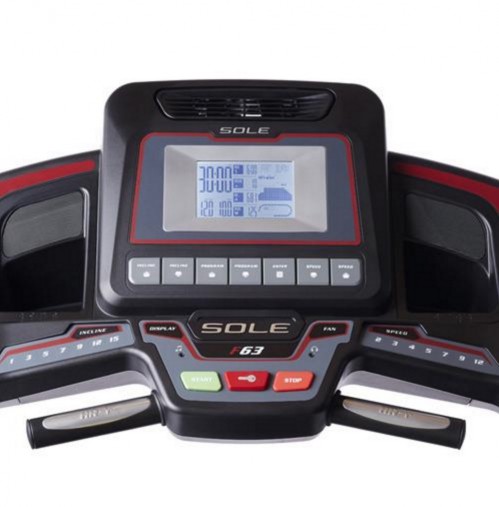 В консоль интегрирован яркий LCD дисплей, позволяющий удобно просматривать все основные параметры тренировки.